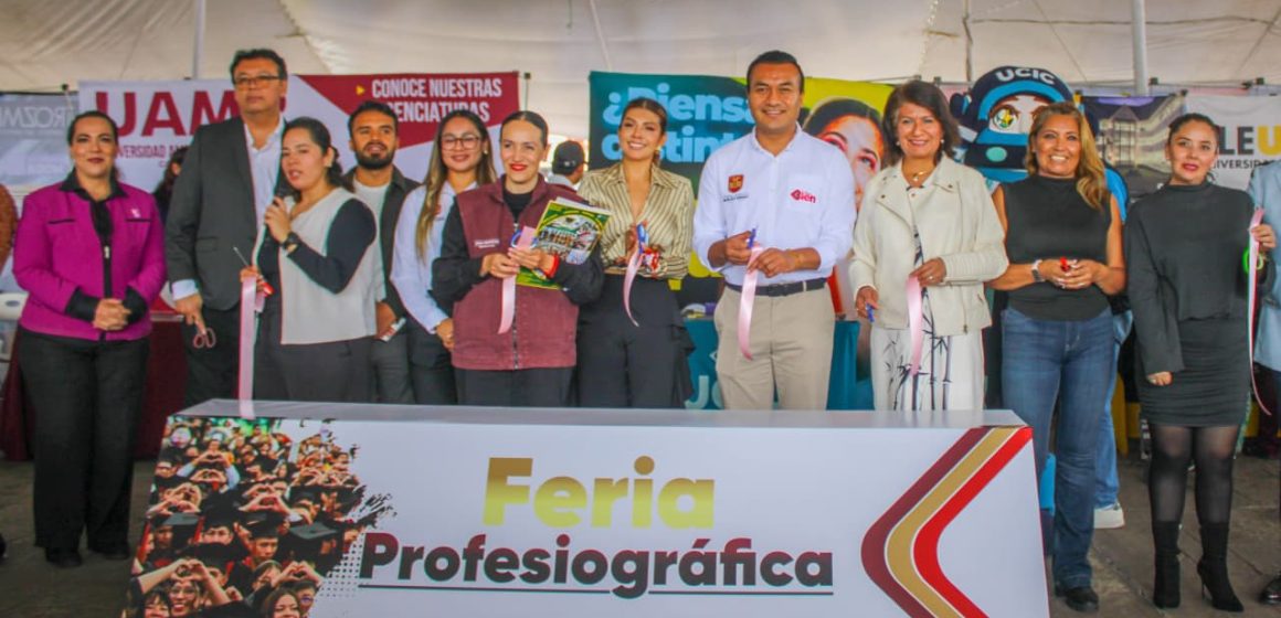 Roberto Solís y Mirna Toxqui abren oportunidades universitarias para jóvenes de Huejotzingo