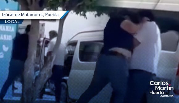 Choferes de transporte público protagonizaron riña en el Centro de Izúcar