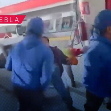 Despachador de Mobil agrede a fotógrafo de Agencia Enfoque