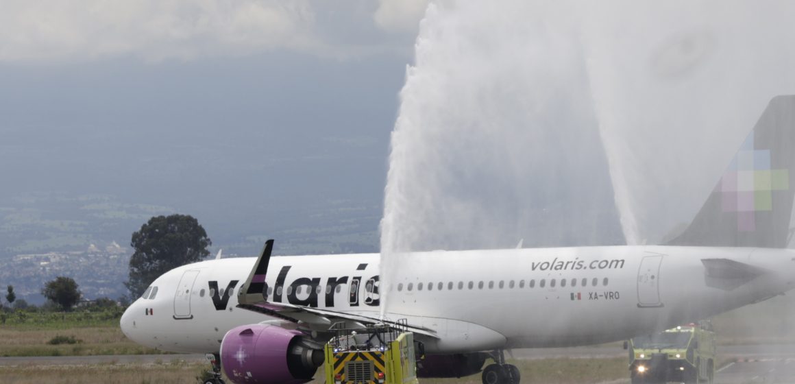 Inauguran vuelo Puebla-Los Ángeles; despega primera ruta de Volaris con 78 pasajeros