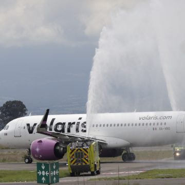Inauguran vuelo Puebla-Los Ángeles; despega primera ruta de Volaris con 78 pasajeros