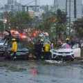 Una mujer muerta y un lesionado tras caída de árbol sobre auto en la Recta a Cholula