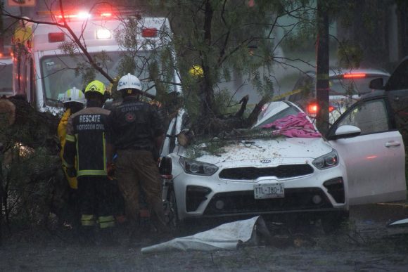 Lluvias en Puebla provocan una muerte e inundaciones