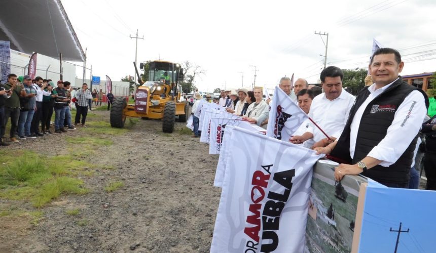 Alejandro Armenta inicia la modernización de la carretera San José Chiapa–Rafael Lara Grajales
