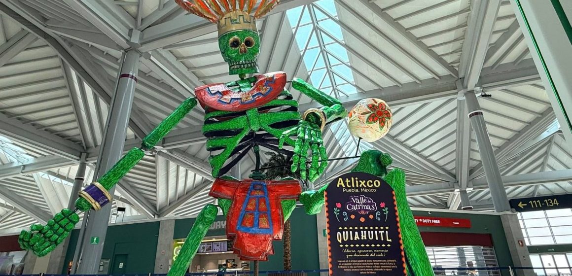 Ariadna Ayala inaugura la Catrina Futbolera de Atlixco en el AIFA rumbo al Mundial