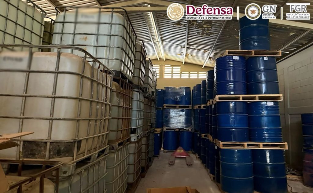 Aseguran más de 24 mil litros de metanfetamina en Sinaloa 1 delincuencia 2