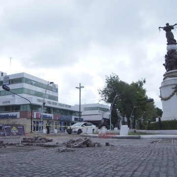 desprendimiento-de-adoquin-712721 (2) Tras lluvias, Ayuntamiento investiga garantía de obra en la Avenida Juárez