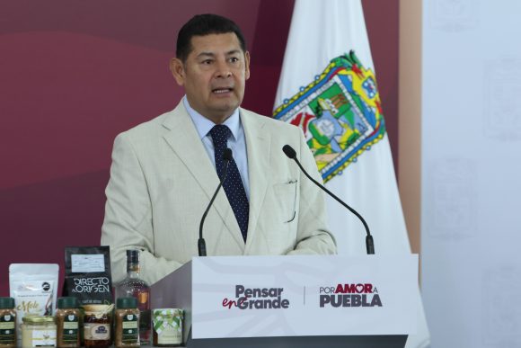 Armenta anuncia sanciones contra Agua de Puebla por destrozar calles recién pavimentadas