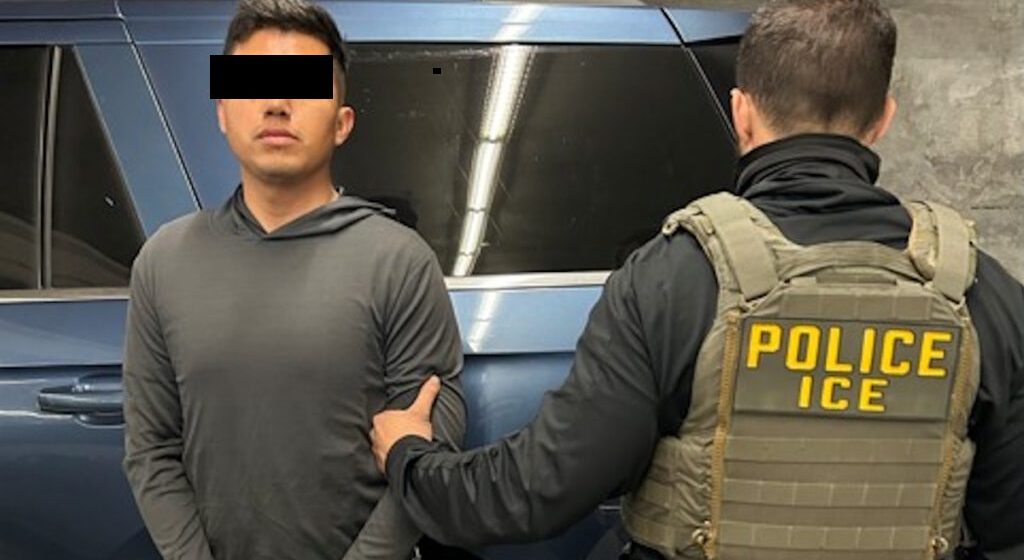 Detienen en Estados Unidos a exmilitar relacionado con el caso Ayotzinapa