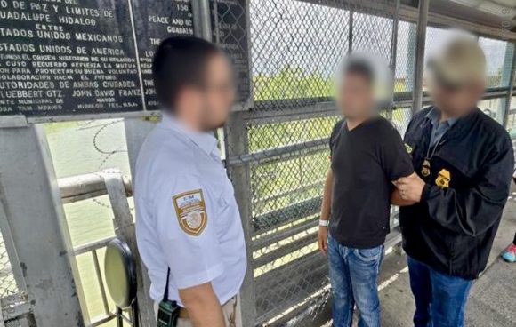 internacional EU entrega a México a presunto agresor sexual; suman 313 personas transferidas