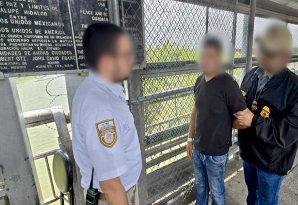 EU entrega a México a presunto agresor sexual; suman 313 personas transferidas