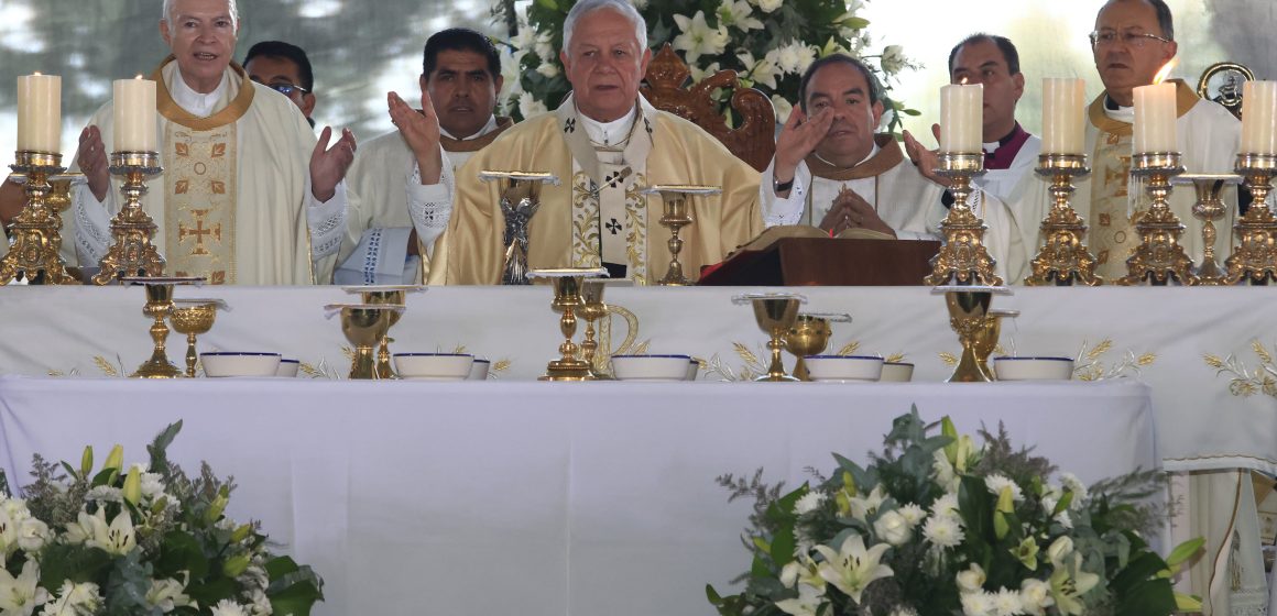 Cardenales y más de 40 obispos celebran las Bodas de Oro Sacerdotales del arzobispo Víctor Sánchez