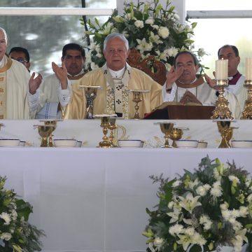 jubileo-sacerdotal-713010 Cardenales y más de 40 obispos celebran las Bodas de Oro Sacerdotales del arzobispo Víctor Sánchez