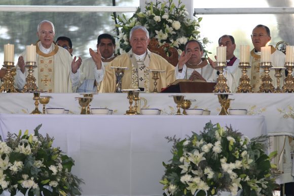 Cardenales y más de 40 obispos celebran las Bodas de Oro Sacerdotales del arzobispo Víctor Sánchez