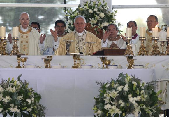 jubileo-sacerdotal-713010 Cardenales y más de 40 obispos celebran las Bodas de Oro Sacerdotales del arzobispo Víctor Sánchez