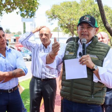 Con maquinaria propia, gobierno estatal transforma vialidades en Puebla