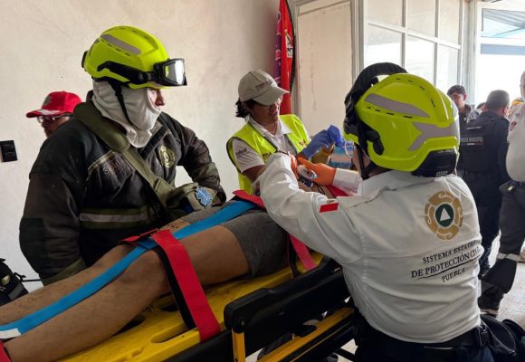 pozo1 Operativo de emergencia en Cholula: Rescatan a trabajadores de un pozo de 28 metros