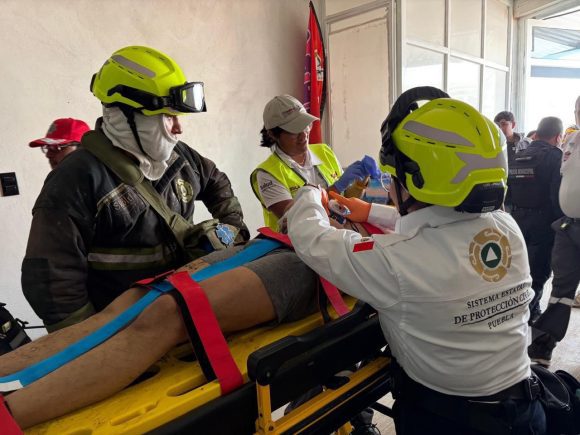 pozo1 Operativo de emergencia en Cholula: Rescatan a trabajadores de un pozo de 28 metros