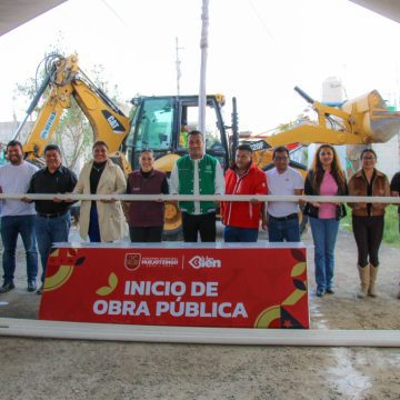 roberto solis Roberto Solís cumple en la colonia Tecayehuatzin; arranca obras en red de agua potable
