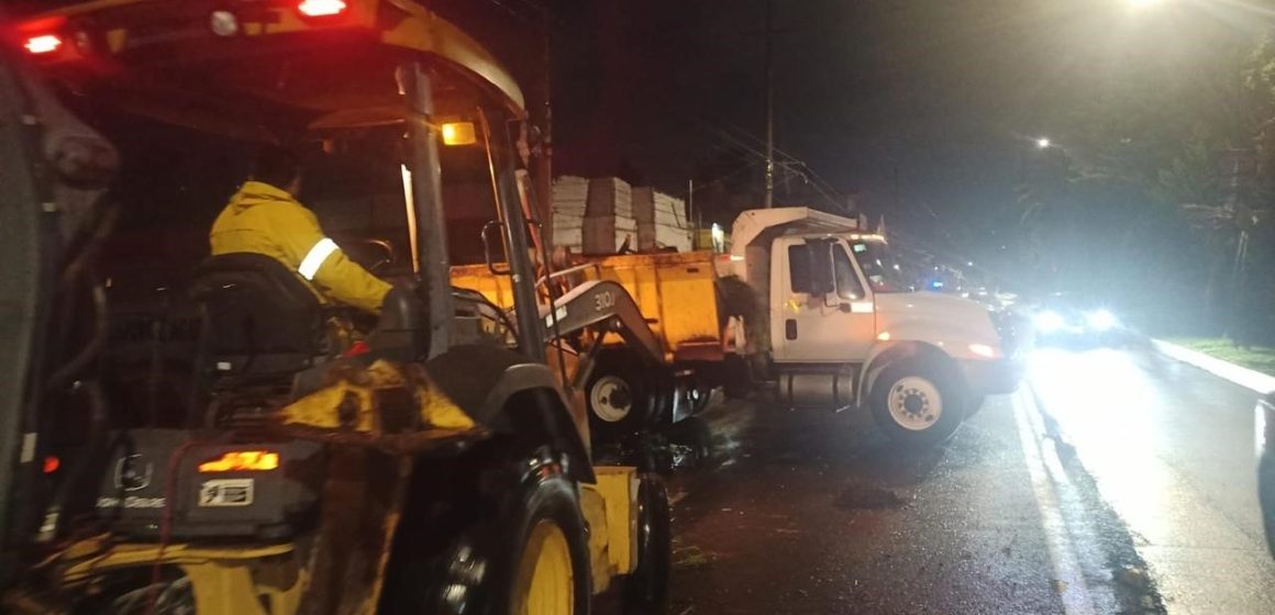 Restablecen alumbrado en el Centro Histórico de Puebla y liberan vialidades tras fuertes lluvias
