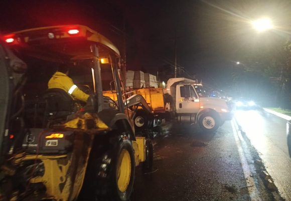 Restablecen alumbrado en el Centro Histórico de Puebla y liberan vialidades tras fuertes lluvias