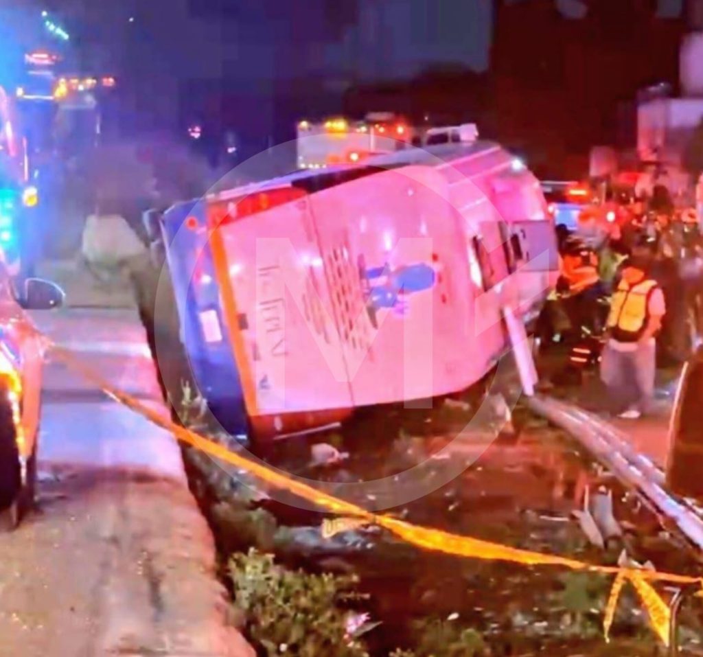 Vuelca autobús de estudiantes del Tec de Tepexi en la México-Puebla 2 volcadura autobus 2
