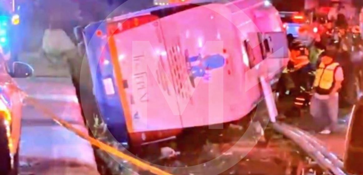 volcadura autobús estudiantes Tepexi Vuelca autobús de estudiantes del Tec de Tepexi en la México-Puebla