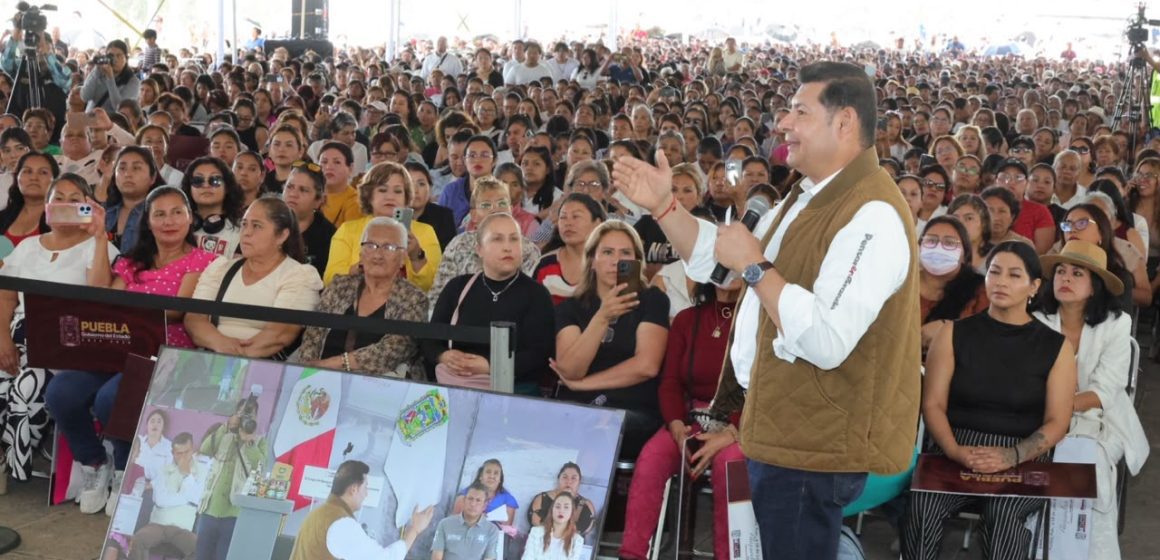 AA_1807_5_(8) Gobierno de Puebla entrega apoyos al campo y recursos para 508 proyectos comunitarios