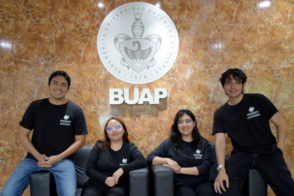 Estudiantes de la BUAP desarrollan botanas altas en proteína a base de grillos