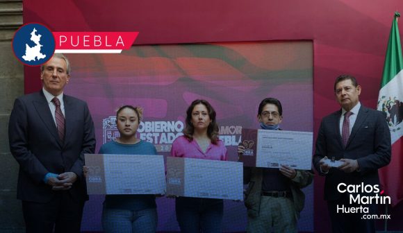 Gobierno Estatal y Municipal entregan recursos a damnificados por lluvias en el Centro