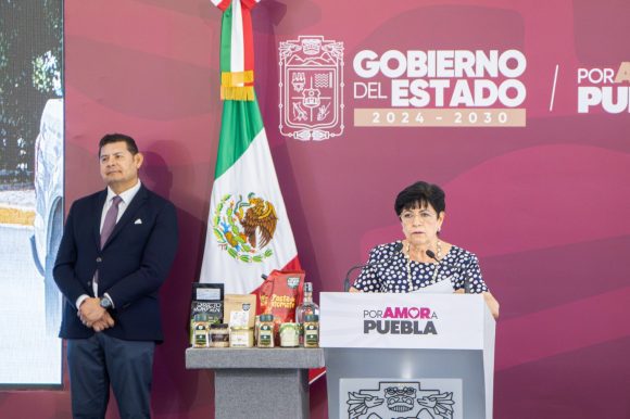 Puebla entrega 802 distintivos electrónicos para motociclistas en tres días