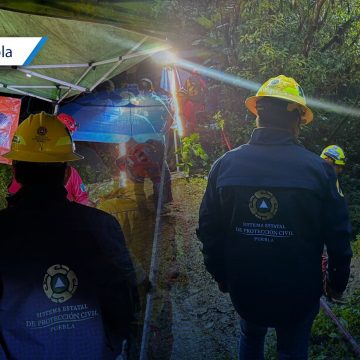 Búsqueda turistas gruta Cuetzalan Reanudan búsqueda de tres turistas desaparecidos en gruta de Cuetzalan