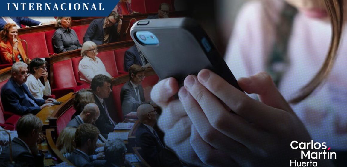 Francia prohíbe el uso de redes sociales a menores de 15 años