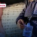 Innovación tecnológica: Desarrollan una chamarra capaz de extraer agua potable del aire