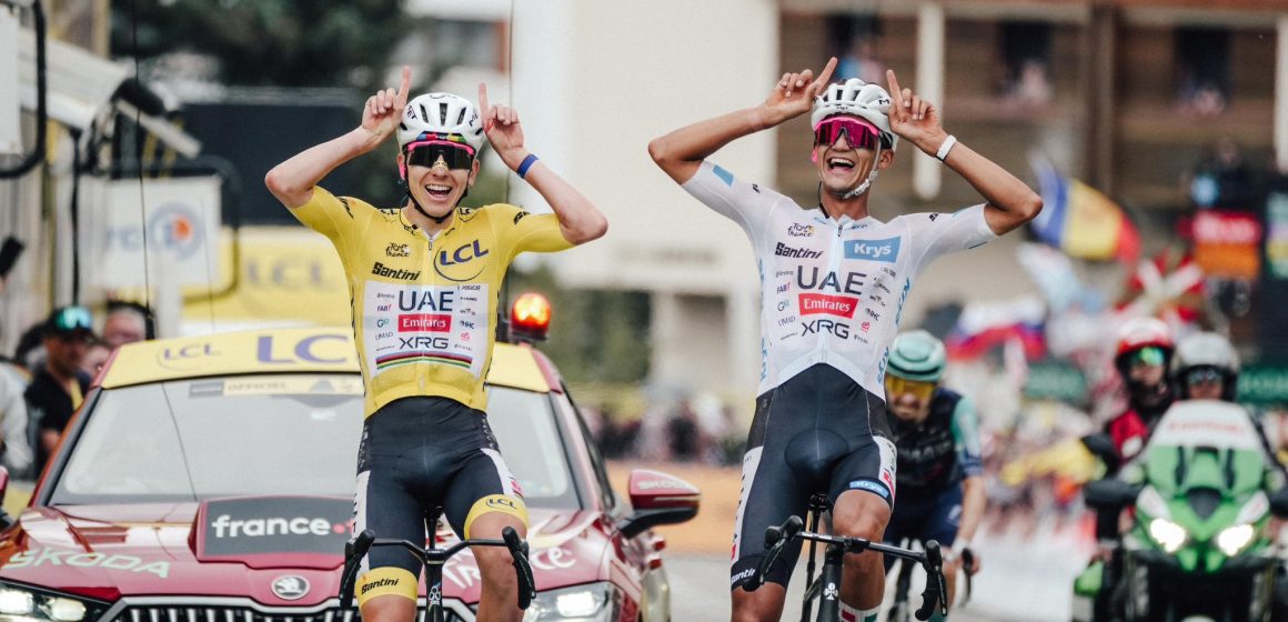 Isaac del Toro - Tour de Francia Isaac del Toro acaricia el podio del Tour de Francia y amarra el maillot blanco