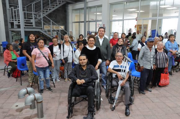 PHOTO-2026-07-30-12-14-16 Entrega SMDIF aparatos funcionales para mejorar calidad de vida