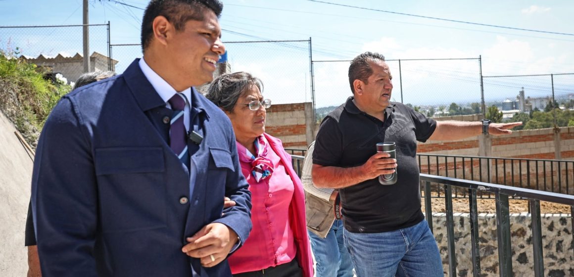 Cancha deportiva del Bachillerato 5 de Mayo al 90%