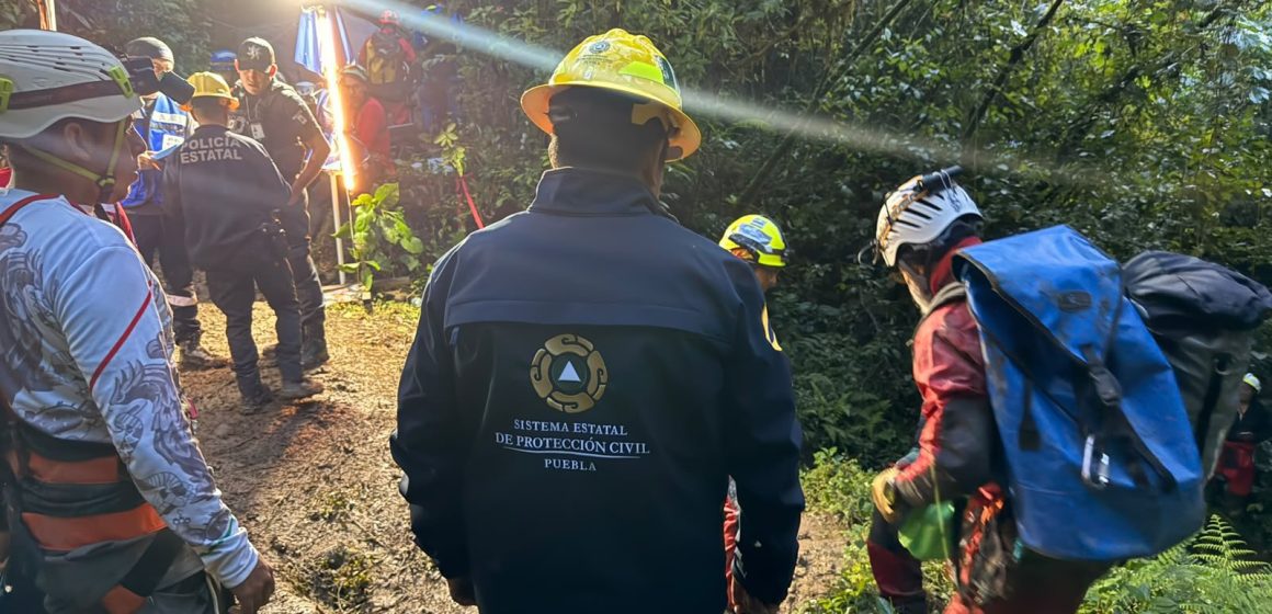 Rescate gruta Cuetzalan Localizan el último cuerpo en la gruta de Cuetzalan; lluvias postergan la extracción