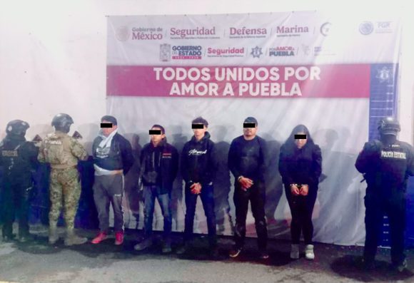 SSP y SEMAR aseguran gas LP y detienen a cinco personas en Tecamachalco