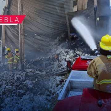 Tras 18 horas de labores, Protección Civil liquida incendio en bodega