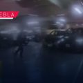 Conductores protagonizan pelea en estacionamiento de Angelópolis; querían el mismo lugar