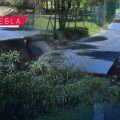 Enorme socavón derrumba ciclopista en Ecoparque Metropolitano en Puebla