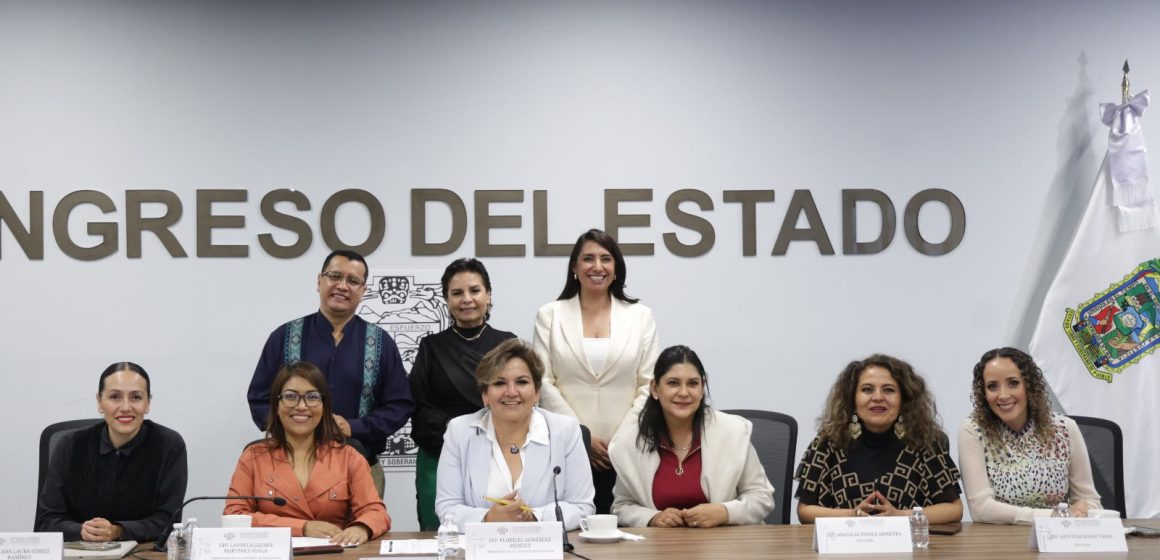 Congreso de Puebla amplía derechos y participación de padres de familia en las escuelas