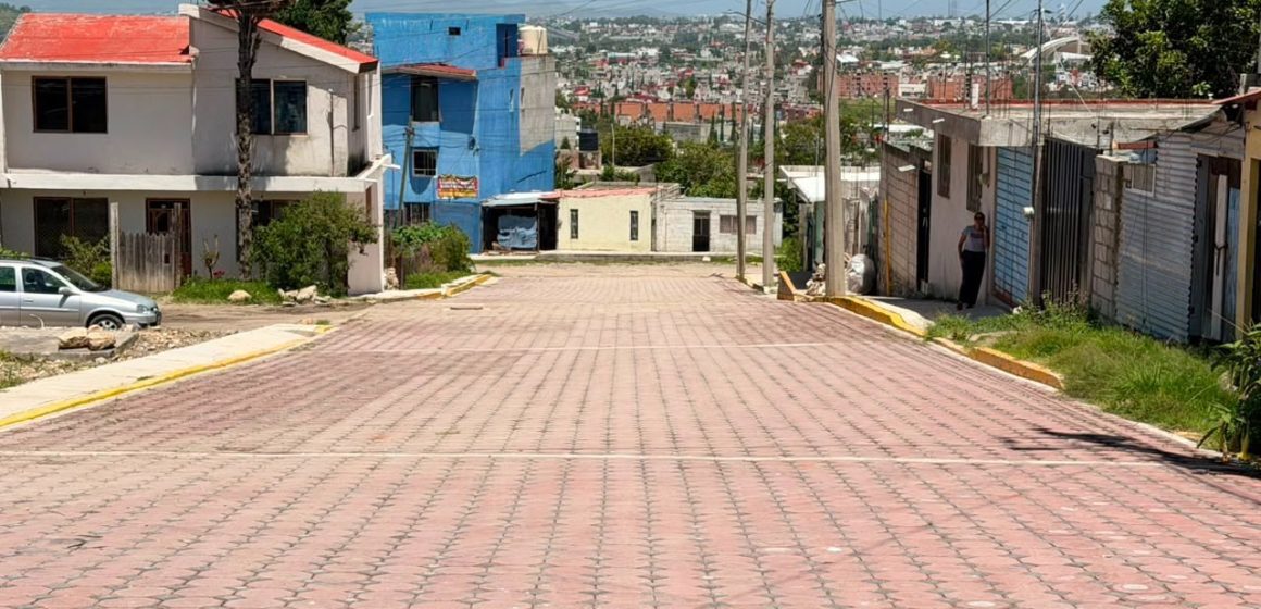 Obra Comunitaria transforma Santo Tomás Chautla: concluyen adoquinamiento esperado durante 25 años