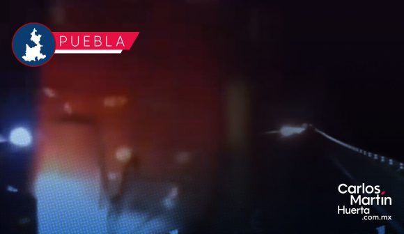 Intentan asaltar tráiler con mercancía en la autopista Puebla-Orizaba; así logró escapar