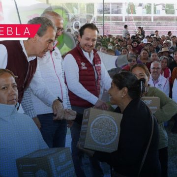 Pepe Chedraui y el DIF Municipal entregan 4 mil despensas para familias en San Baltazar Tetela