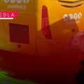 Autobús de pasajeros y ambulancia protagonizan accidente en la Vía Atlixcáyotl