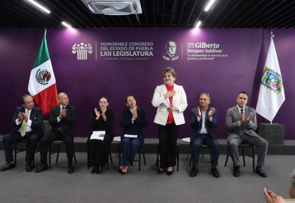 WhatsApp Image 2026-07-24 at 5.32.44 PM Reconoce Congreso del Estado a docentes de Educación Física del BINE por 30 años de servicio