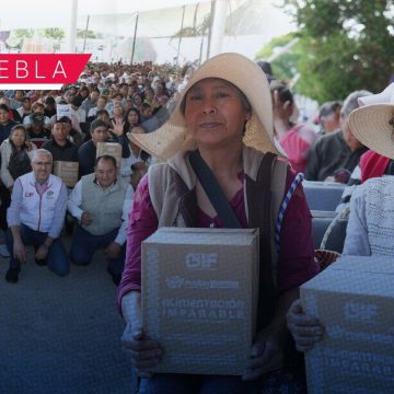 Entregan más de 8 mil paquetes de alimentación en Santa María Xonacatepec