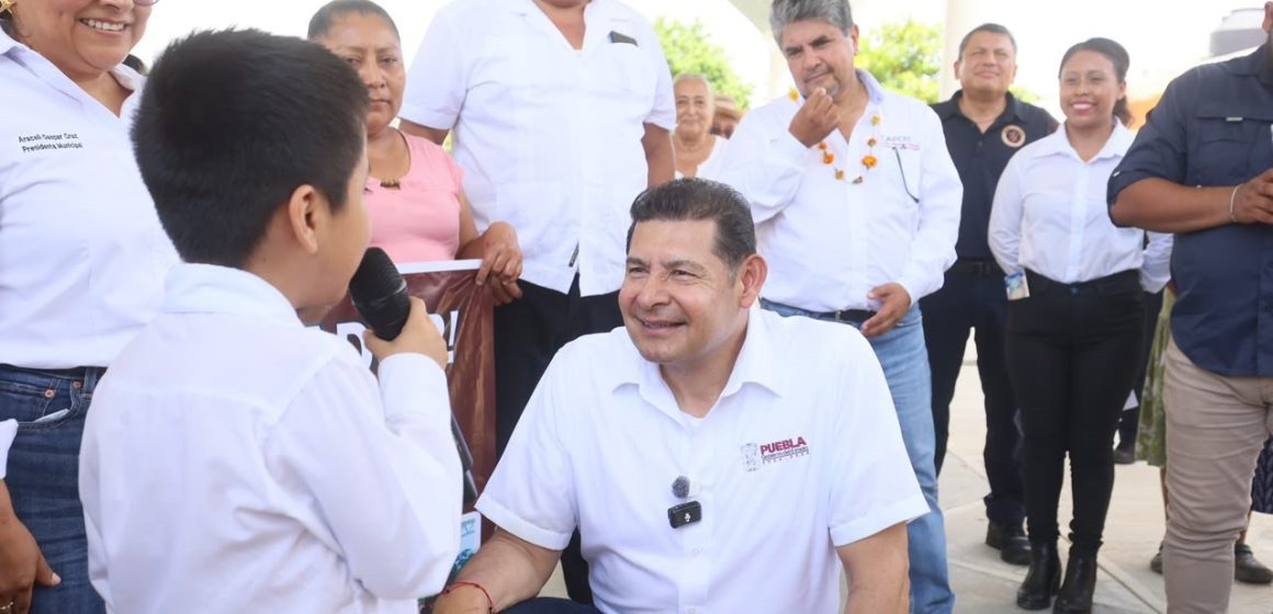 Recuperan Gobierno Federal y Estatal escuelas afectadas por lluvias en Pantepec